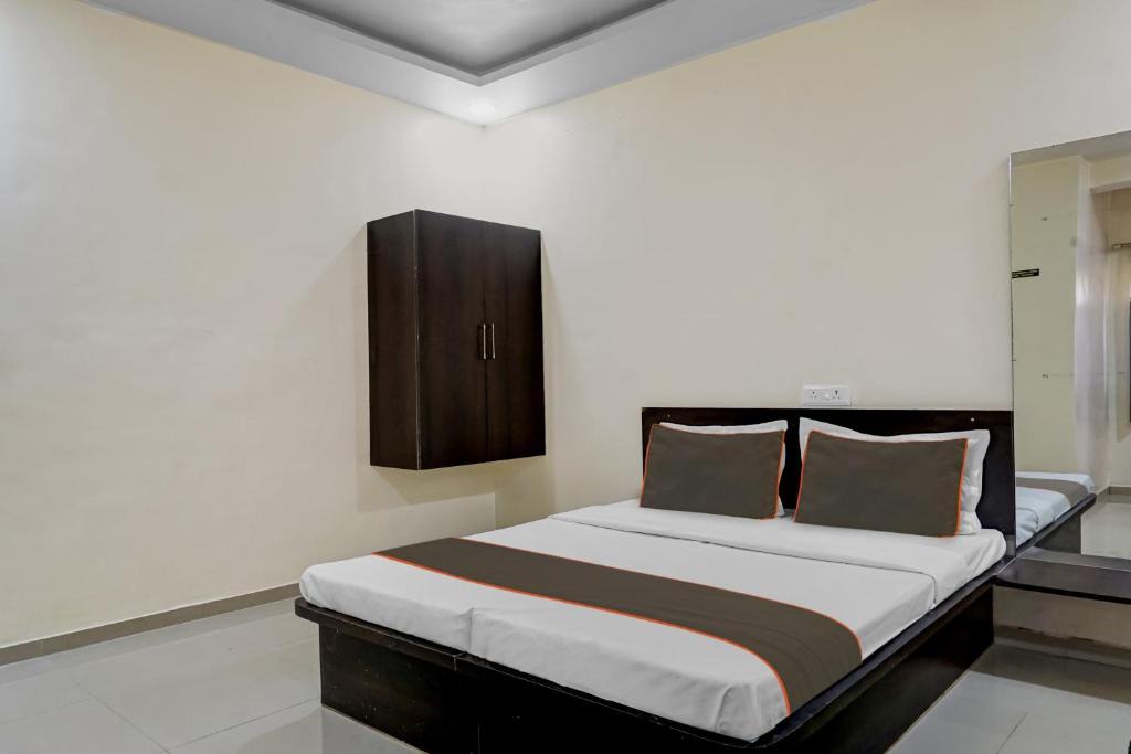 Bhosari Hotel | Hotel O Parinda Lodging