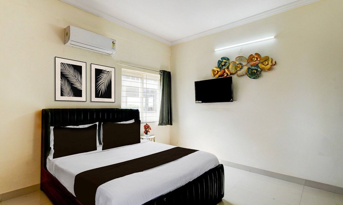 Hyderabad House | Hotel O Shamshabad Airport Complex