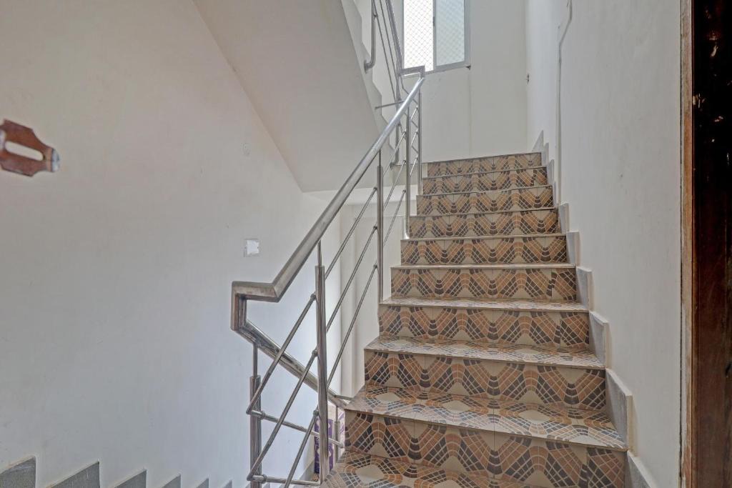 Danapur Hotel | Hotel O Vista Inn