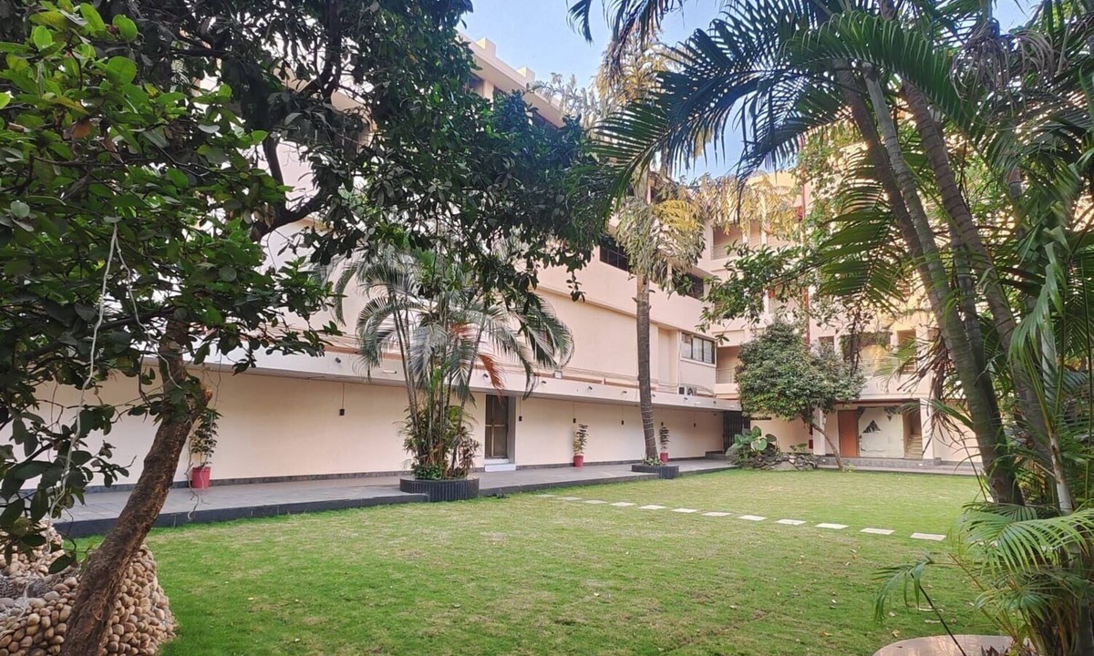 Surat Hotel | HOTEL OASIS SURAT PVT. LTD.