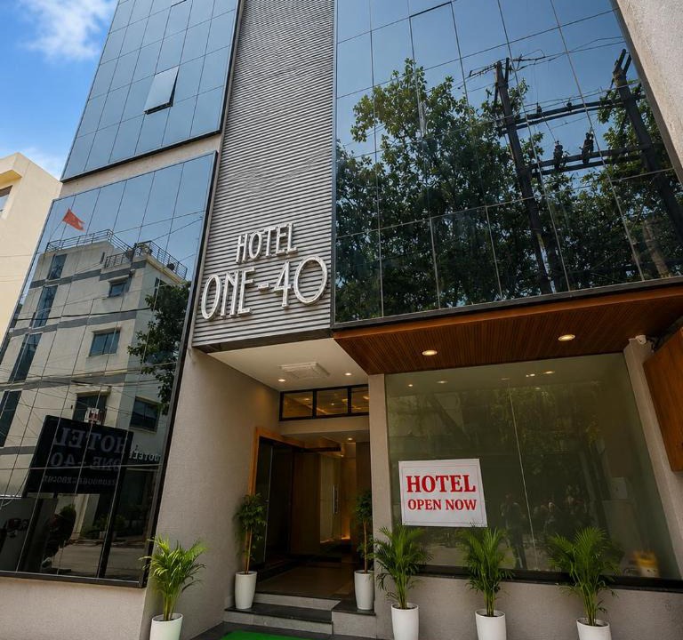 Indore Hotel | Hotel One 40