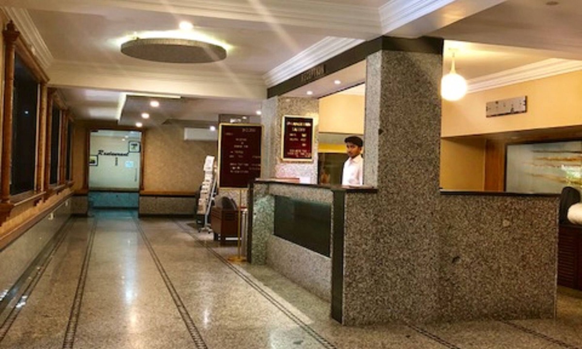 Sarkhej Hotel | Hotel Orange Inn
