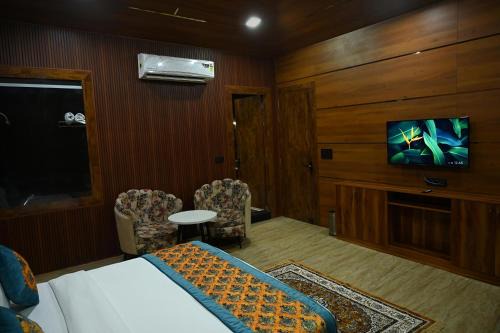 Delhi Hotel | Hotel Parth Residency
