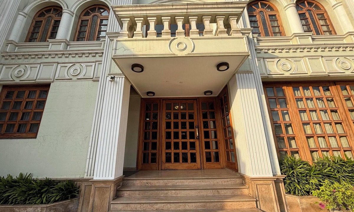 Varanasi Hotel | Hotel Pradeep