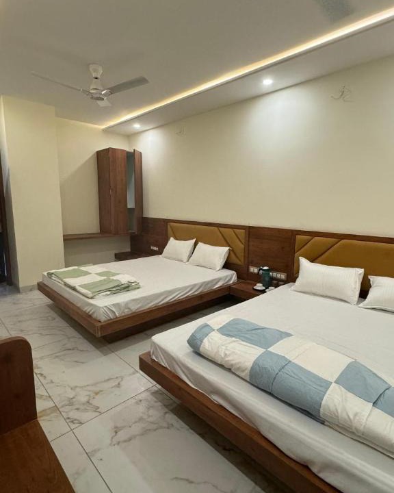Dewas Hotel | Hotel Prakasham