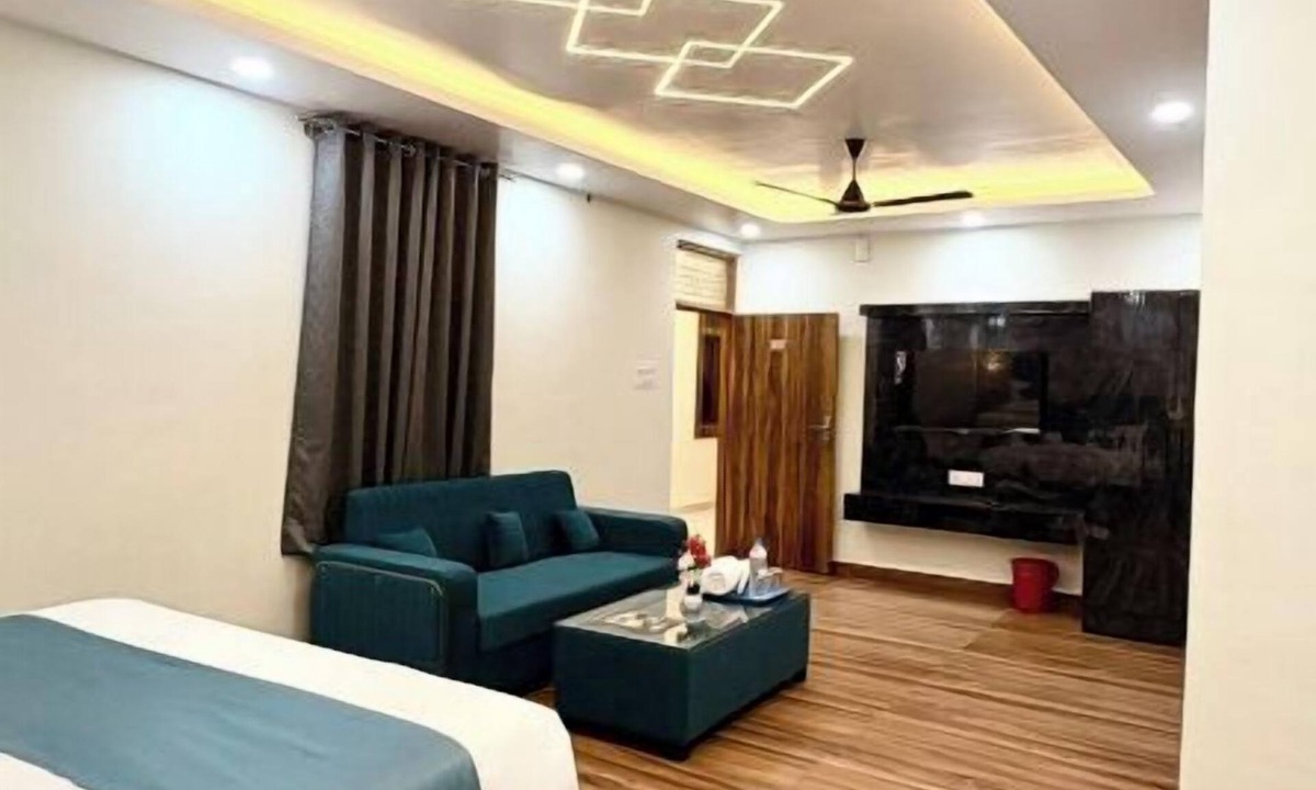 Kanpur Hotel | Hotel Raas Garden