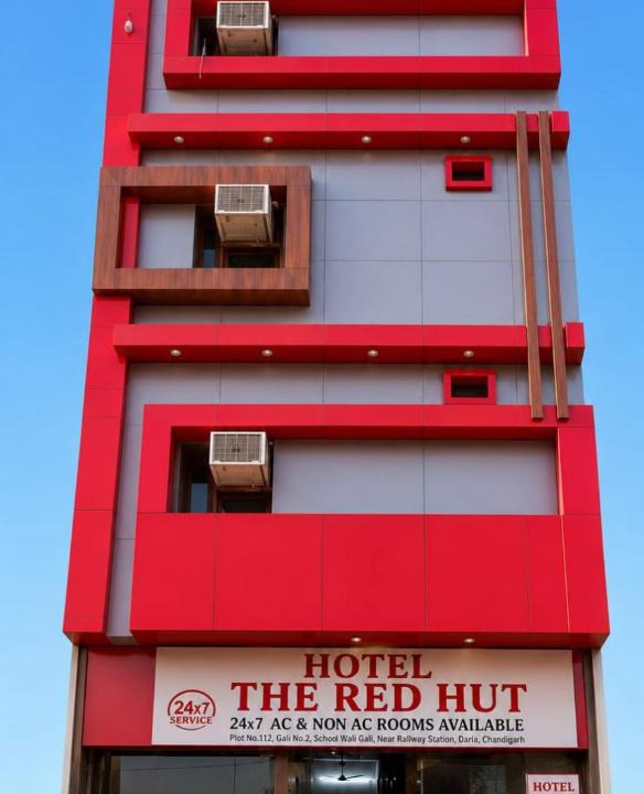 Chandigarh Hotel | Hotel Red Hut Chandigarh railway station
