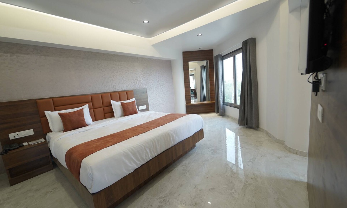 Sayajiganj Hotel | Hotel Repose