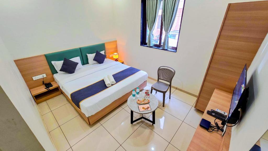 Rajkot Hotel | Hotel ROYAL - Bus Stand