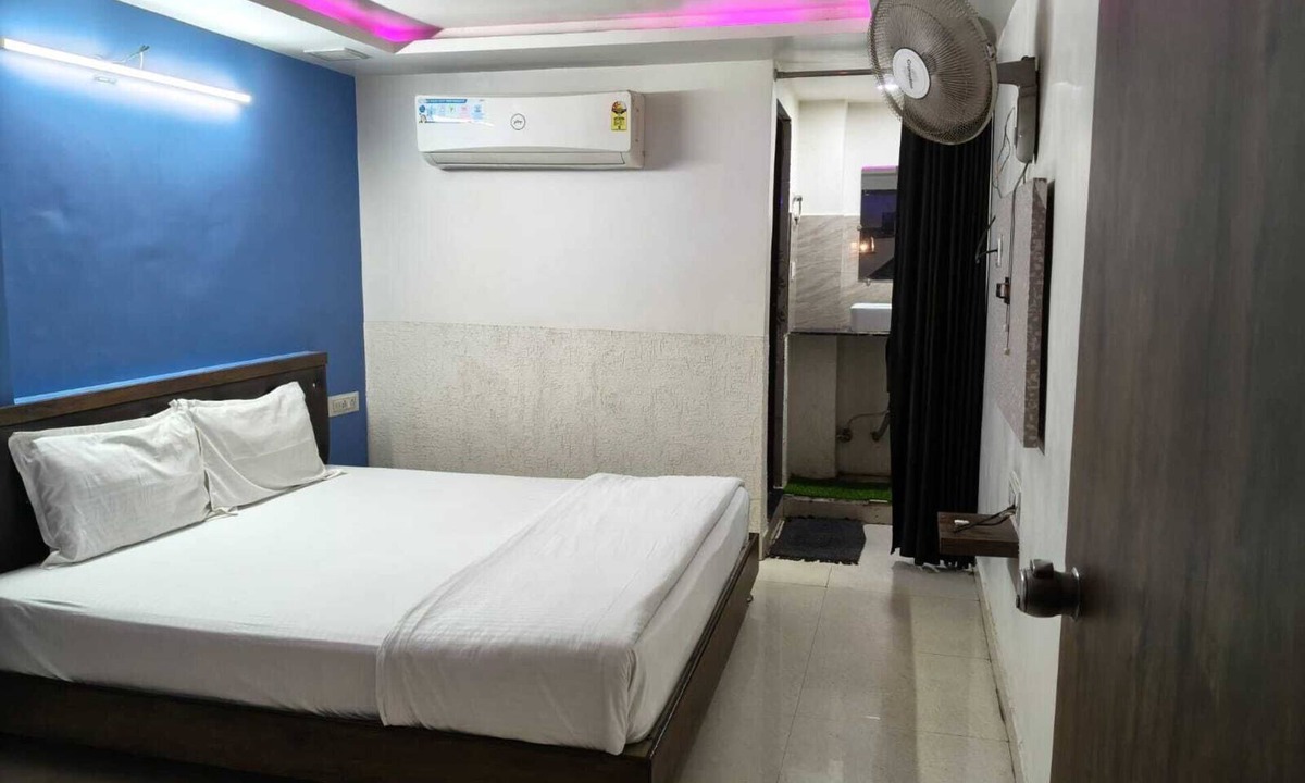 Ahmedabad Hotel | HOTEL ROYAL PALACE