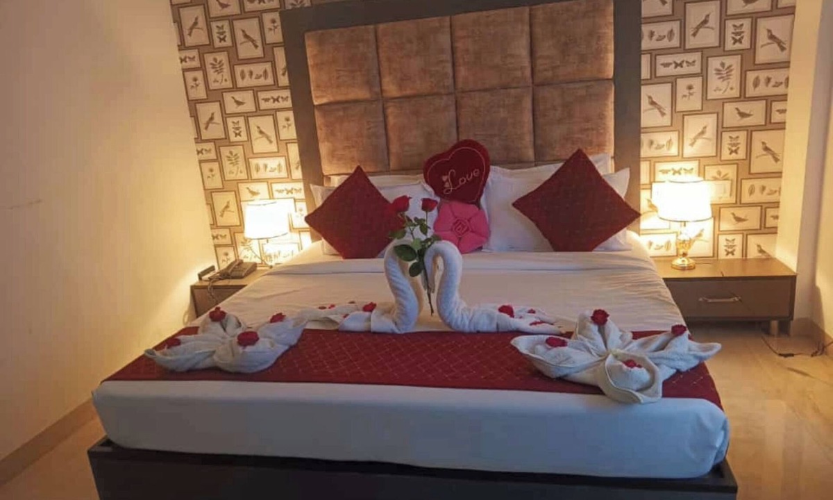 Zirakpur Hotel | Hotel Royal Regency