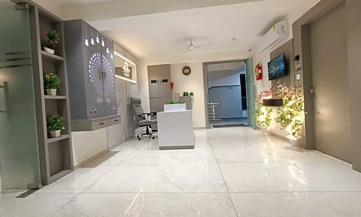Gandhinagar Hotel | Hotel Royal Sky
