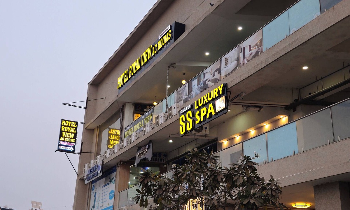 Chandkheda Hotel | Hotel Royal View