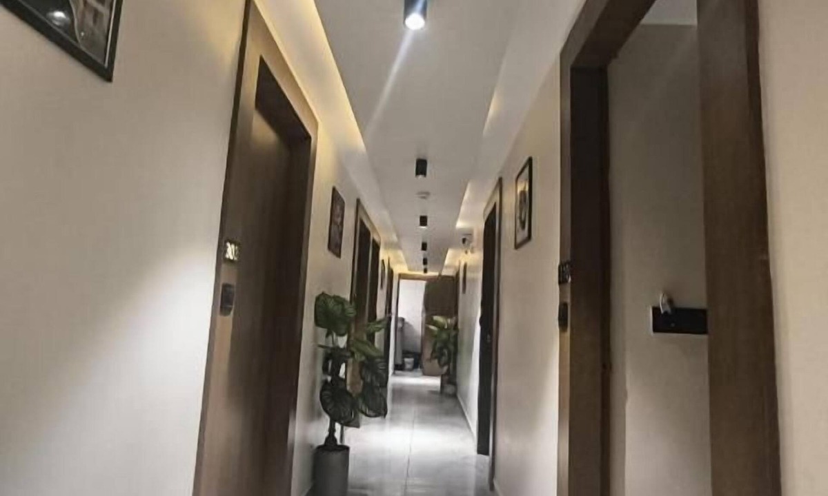 Vastrapur Hotel | Hotel Royal Villa