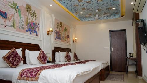 Sindhi Camp Hotel | Hotel Ruby