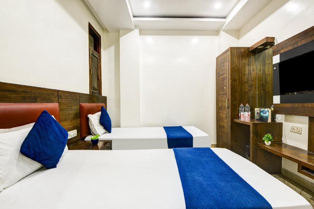 Paharganj Hotel | Hotel Saffron Inn