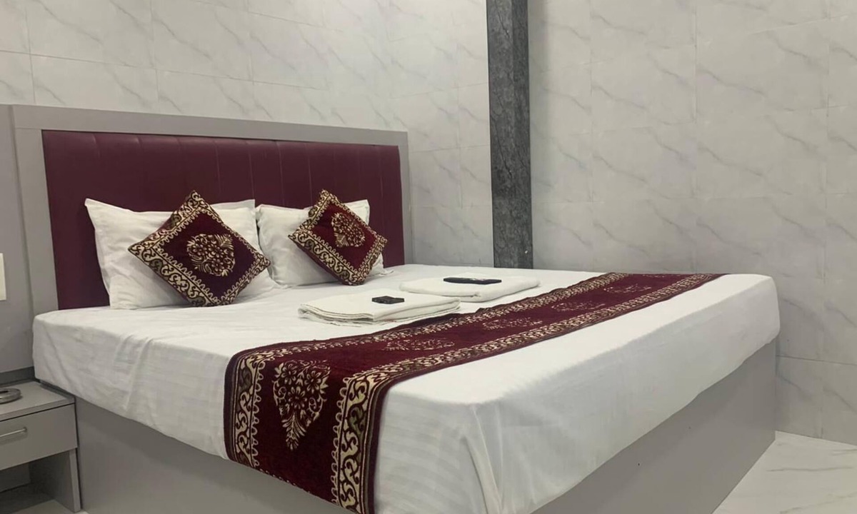 Chembur East Hotel | Hotel Sai Plaza