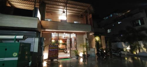 Dehradun Hotel | Hotel Samrat