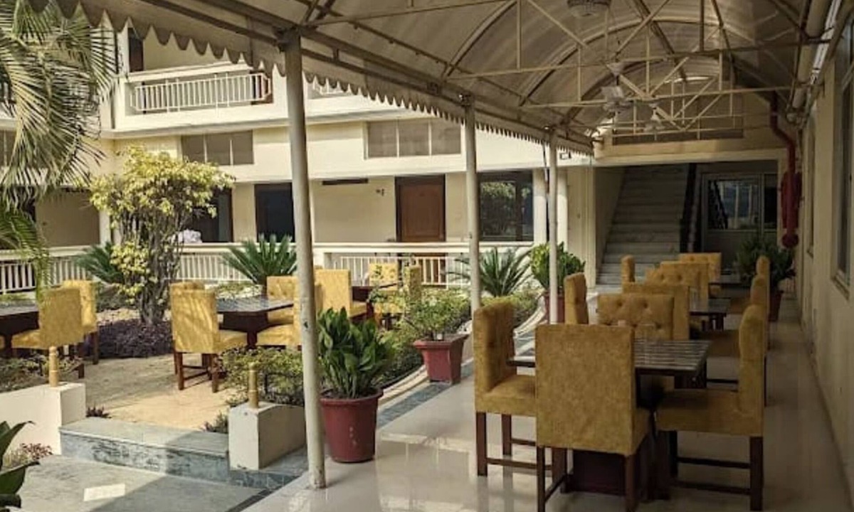 Naugarh Hotel | Hotel Satkar Palace Moradabad