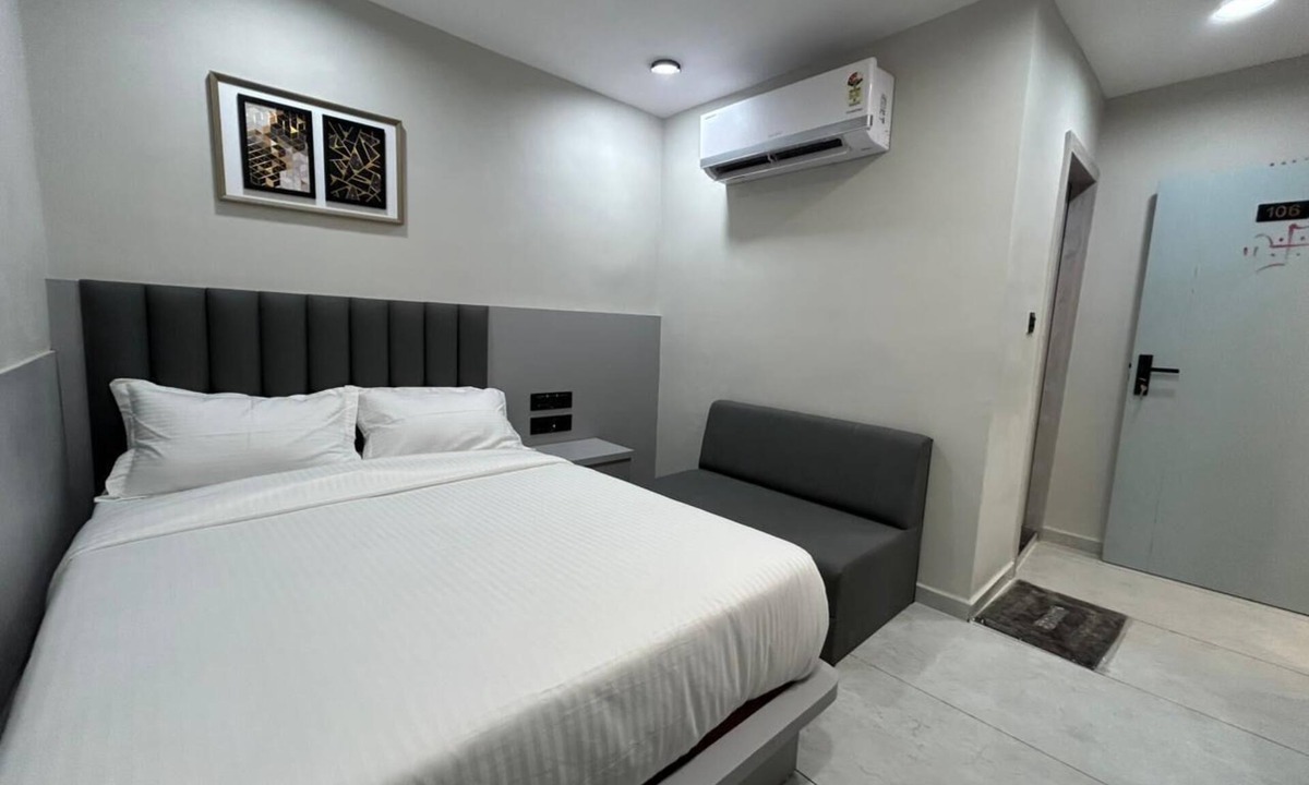 Ahmedabad Hotel | hotel shiva inn bopal