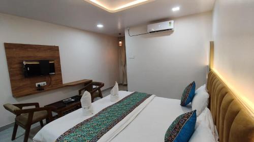 Dharwad Cabin | hotel shivam comfort