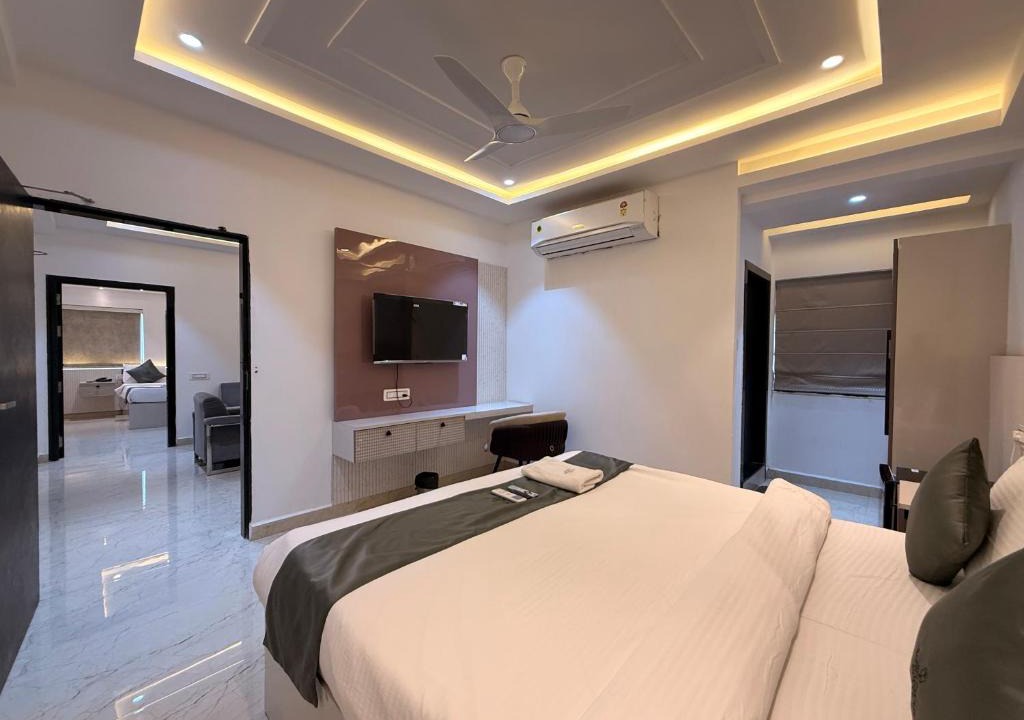 Gachibowli Hotel | HOTEL SOWJANYA ELITE