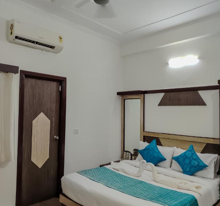 Taj Ganj Hotel | Hotel The Golden Bird Inn