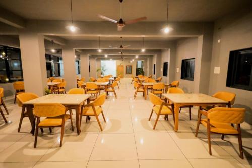 Somnath Hotel | Hotel The Premier Somnath