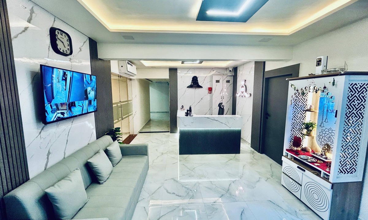 Usman Pura Hotel | Hotel The Season