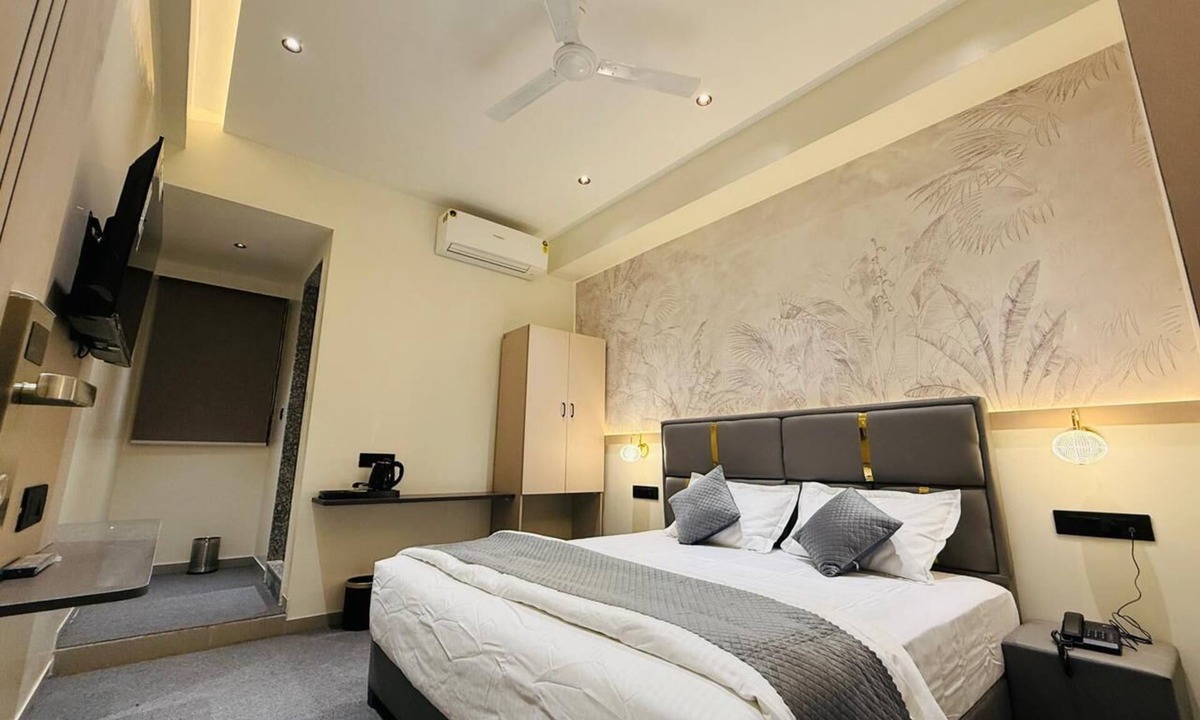 Nashik Hotel | Hotel The Signature