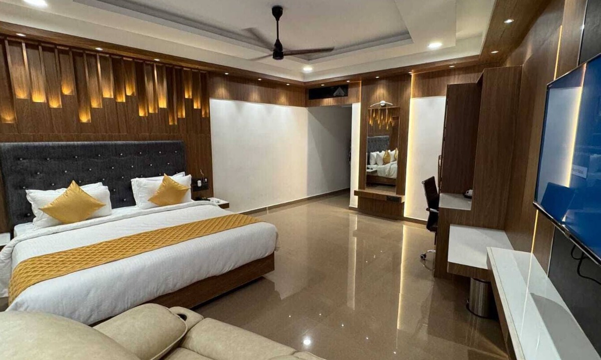 Thanjavur Hotel | HOTEL TIME SQUARE