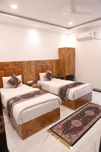 Varanasi Hotel | Hotel Varuna Grand