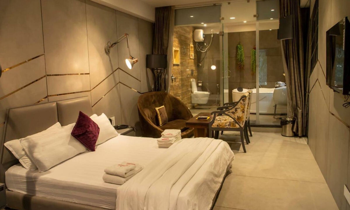 Surat Hotel | Hotel Welcome Palace