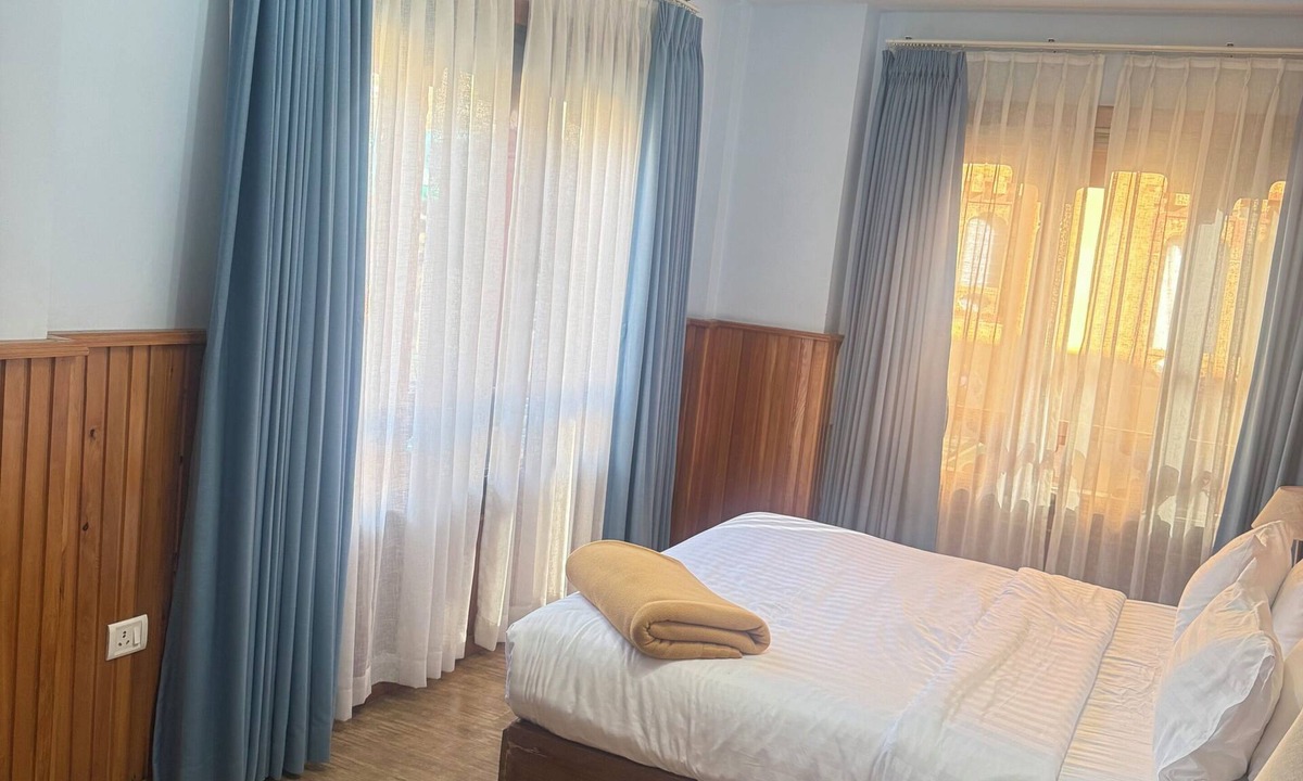 Kolar Road Hotel | Hotel Western Bhopal