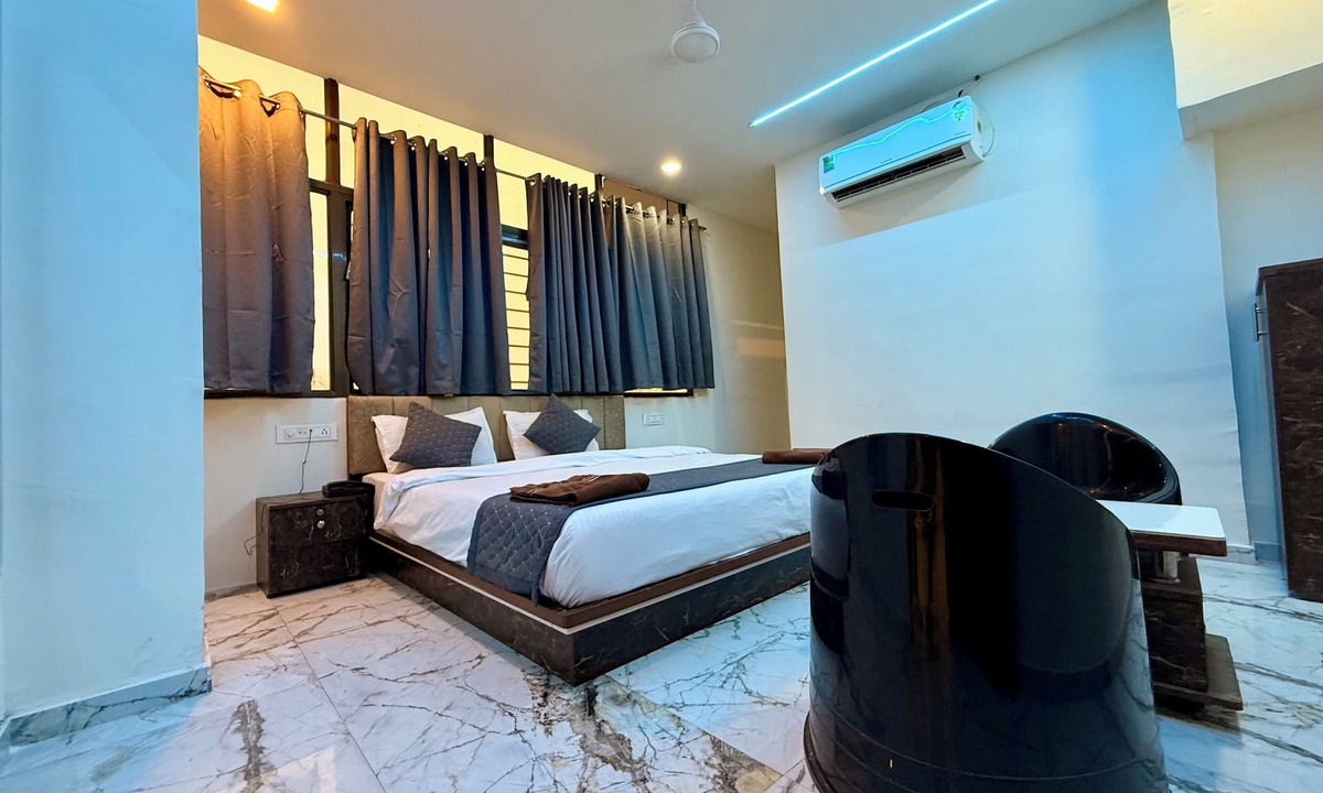 Rajkot Hotel | Hotel White Palace