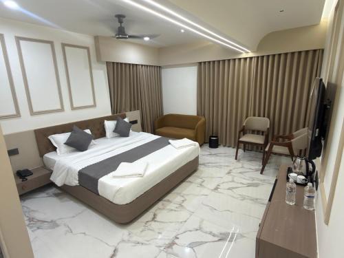 Rajkot Hotel | Hotel Yagnik Inn