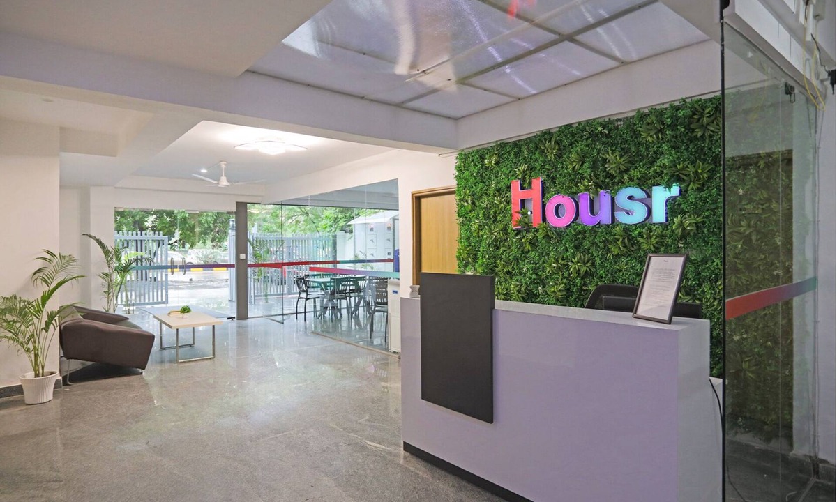 Sushant Lok Hotel | Housr Sector 43 Gurgaon Paras Hospital