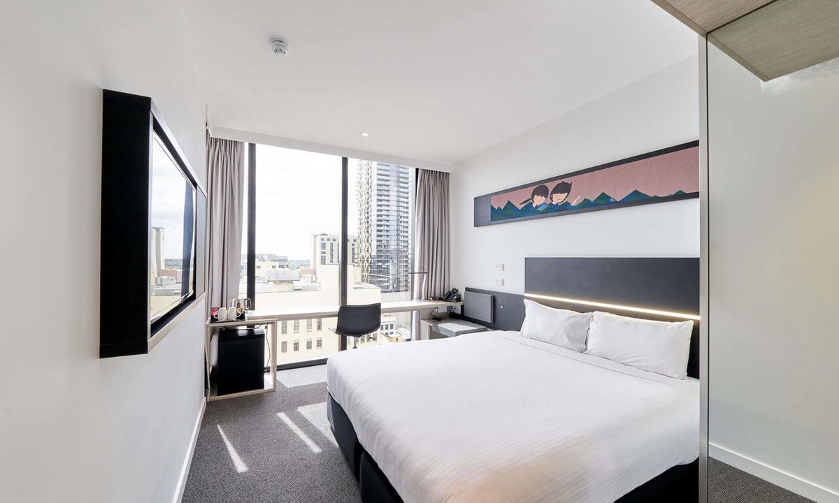 Adelaide Central Business District Hotel | ibis Adelaide