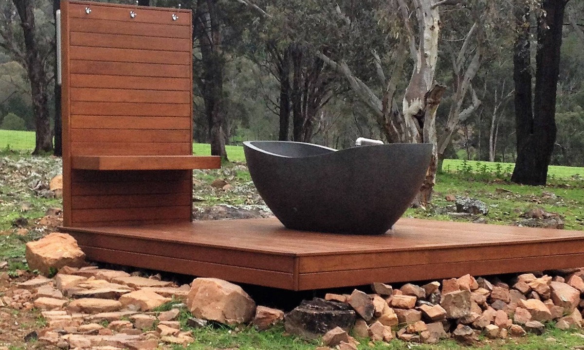 Manildra House | Idyllic Farm Cottage with Outdoor Bath Under the Stars