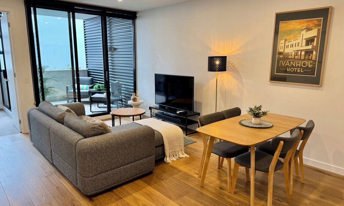 Ivanhoe Apartment | Ivanhoe Art Deco Style Apartment