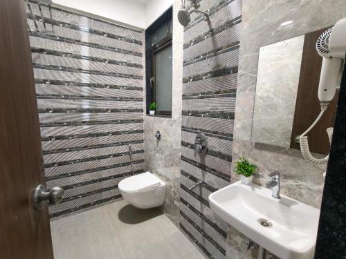 Jogeshwari West Apartment | Ivy Urban Cozy 201 Private 1Bhk 3 Min Nesco