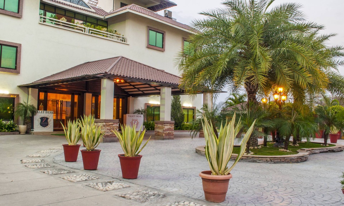 Indore Hotel | Jalsa Hotel & Banquets