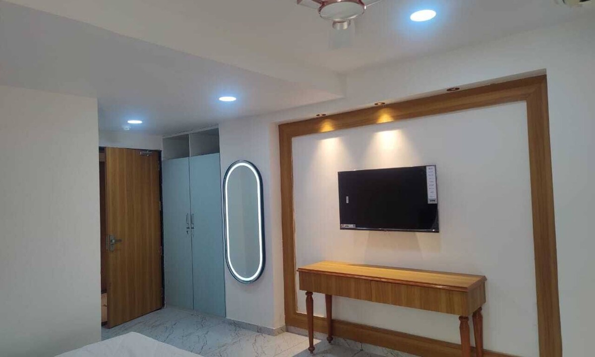 Gandhinagar Hotel | Januson Hotel