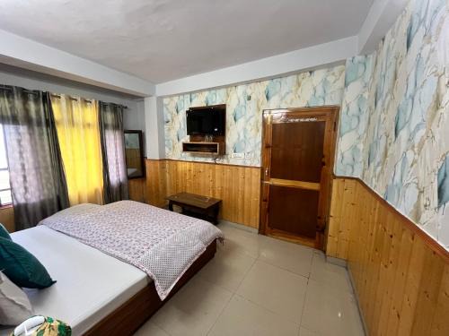 Sarahan House | Kailash view