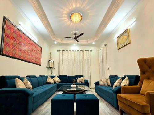 Ranjit Avenue House | Kanwar Homestay