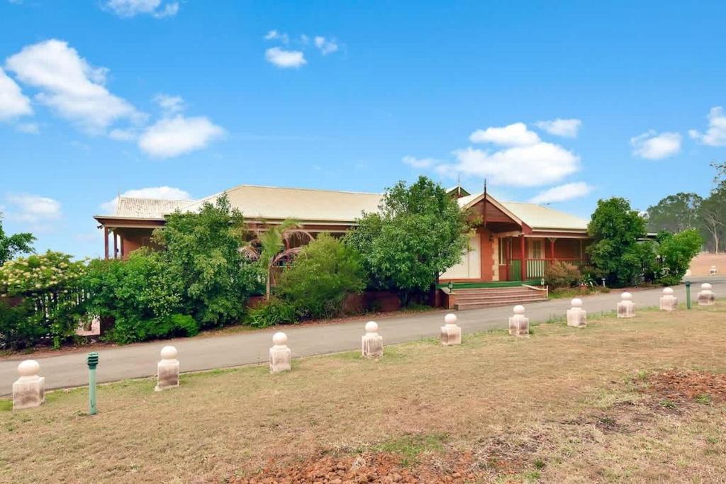 Pokolbin Apartment | King 2 - close proximity to Bimbadgen and Hope Estate concerts
