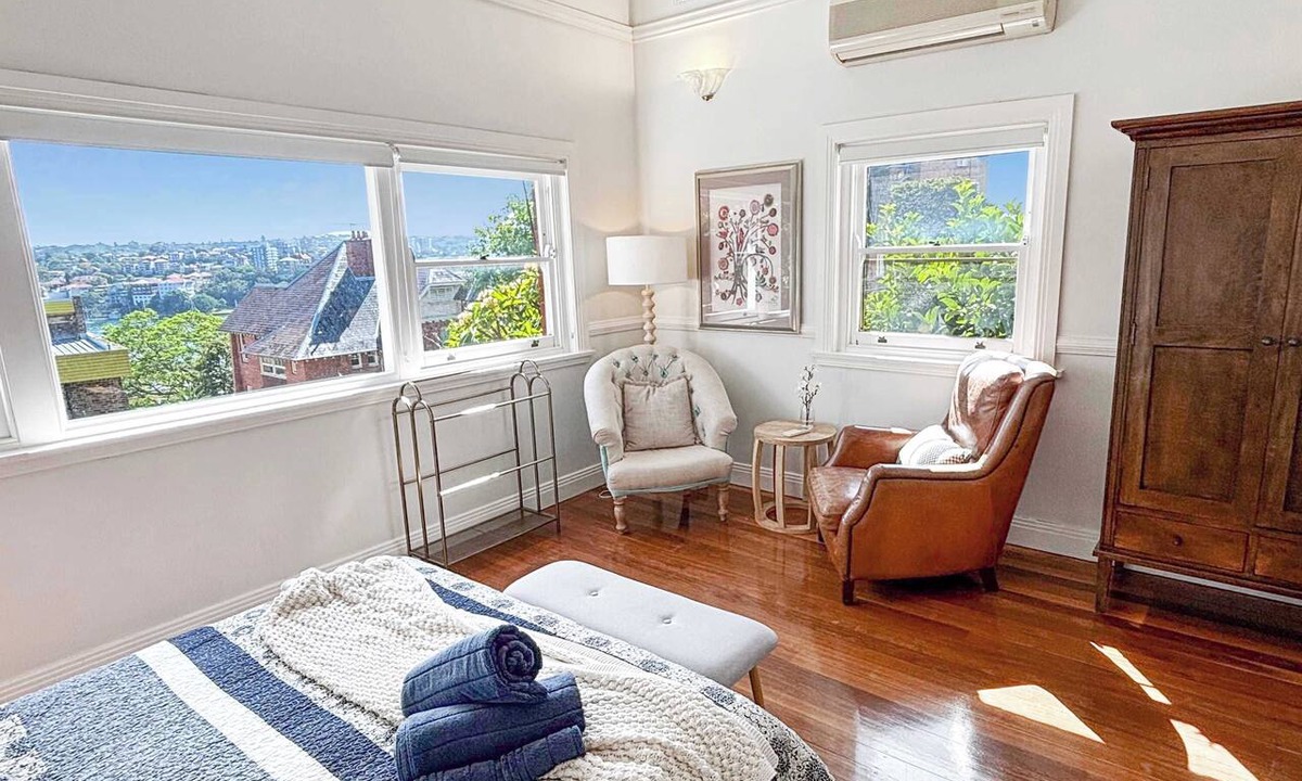 Kirribilli Apartment | Kirribilli 2BR gem with garage Walk to Harbour