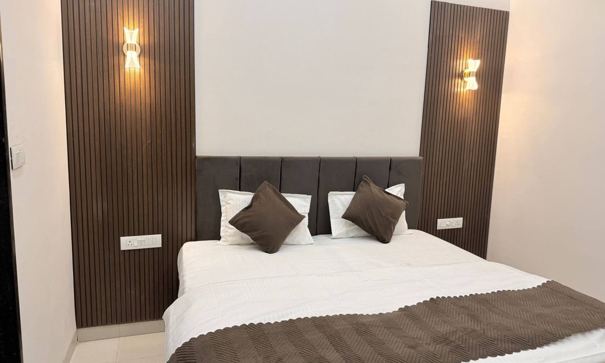 Indore Hotel | Kiwi Inn Hotel Palda