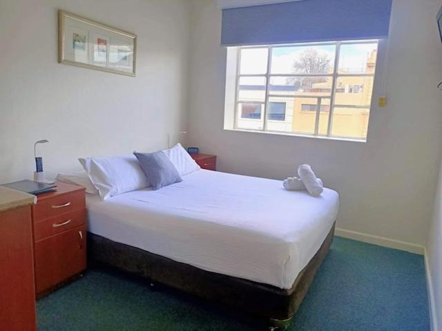 Bathurst Hotel | Knickerbocker Hotel