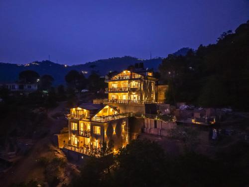 Kasauli Villa | Konifer Greyvine